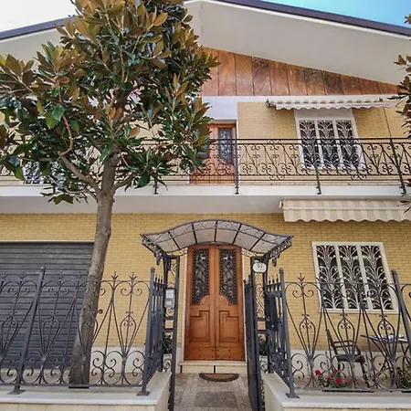 דירה La Casa Di Alessia Con Corte Privata סן בנדטו דל טרנטו