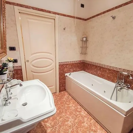 La Casa Di Alessia Con Corte Privata *