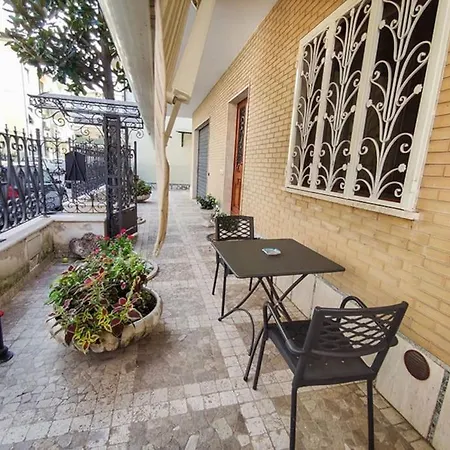 La Casa Di Alessia Con Corte Privata דירה